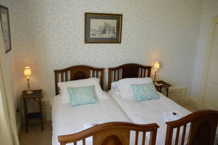Room 5 of 64
