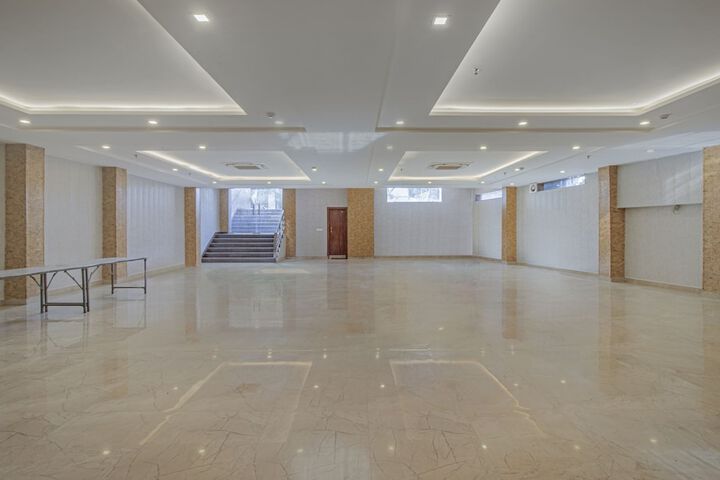 Ballroom/Hall 29 of 33