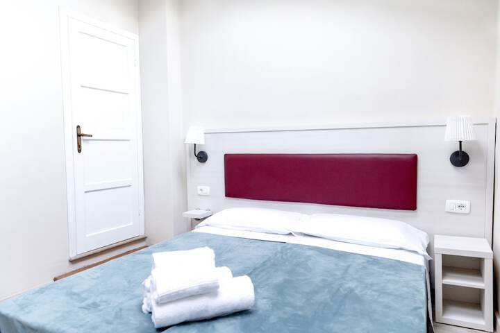 Room 6 of 51