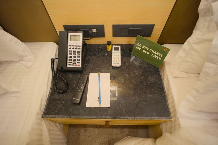 Room 6 of 35