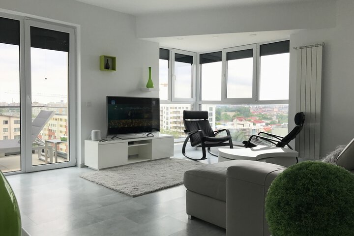Luxury Westpark 2 Residence Lake View W2 in Bucharest
