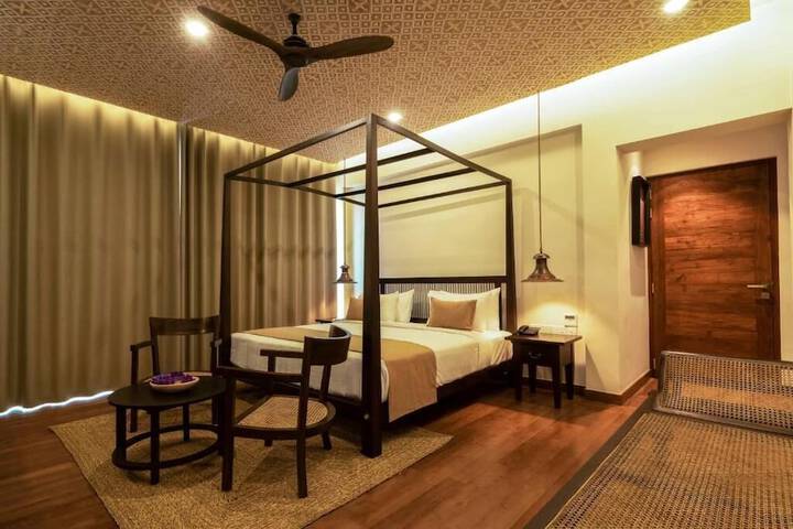 Room 4 of 17