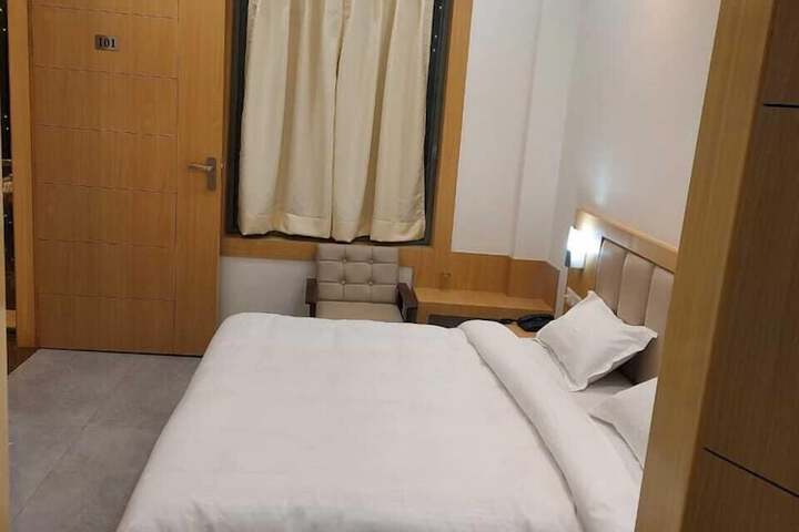 Room 16 of 43