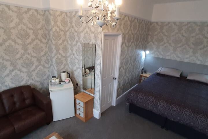Room 2 of 56