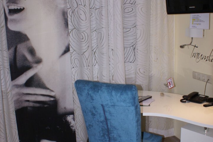 Room 15 of 51