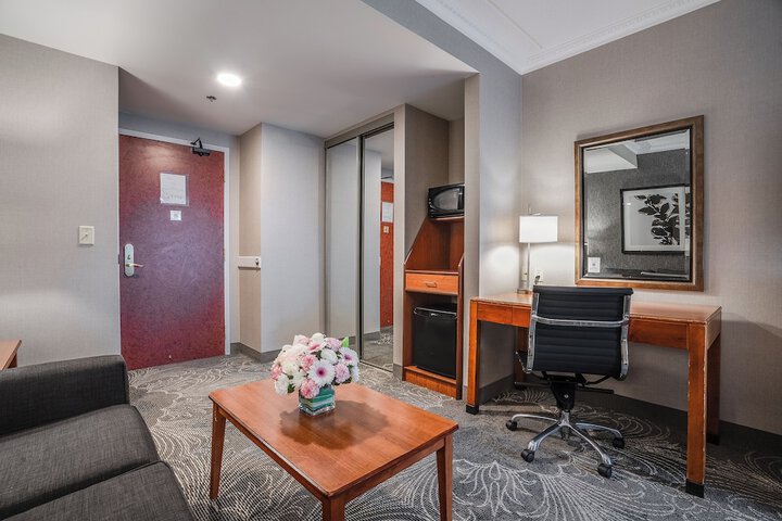 Room 35 of 84