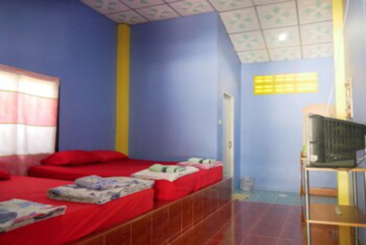 Room 12 of 19