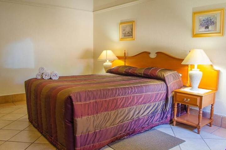 Room 4 of 17