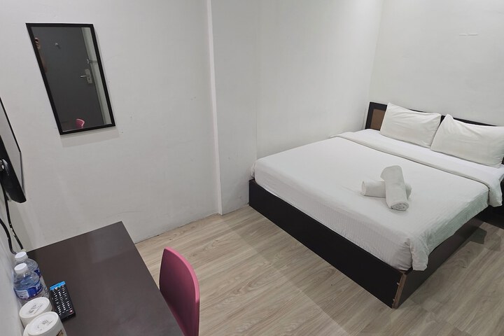 Room 18 of 27