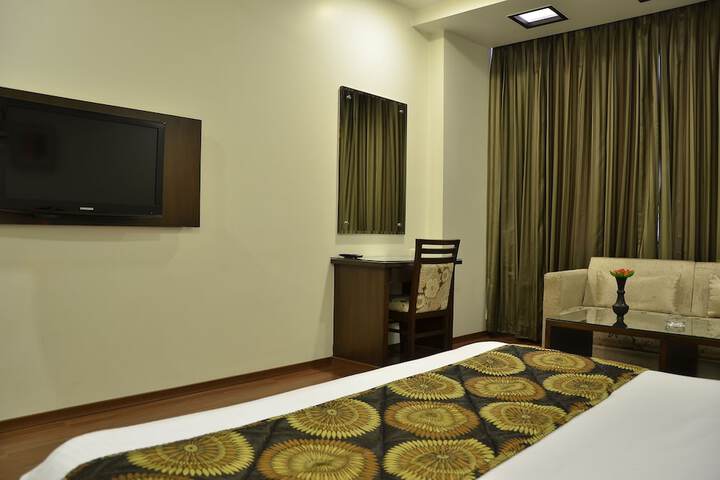Room 7 of 42