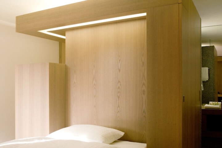 Room 18 of 68