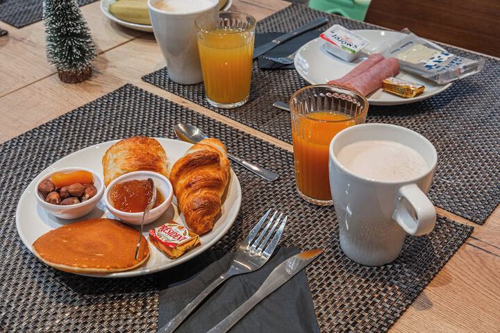 Breakfast buffet