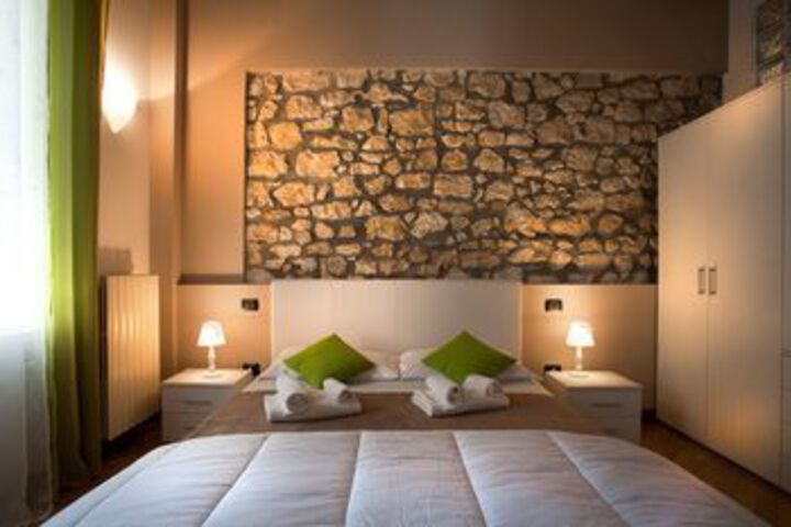 Room 4 of 14