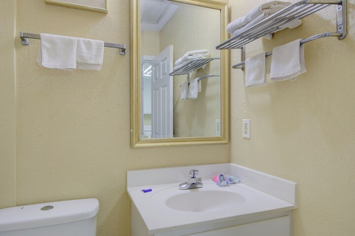 Room 32 of 45