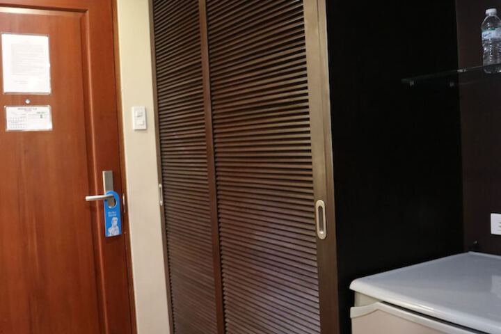 Room 37 of 58
