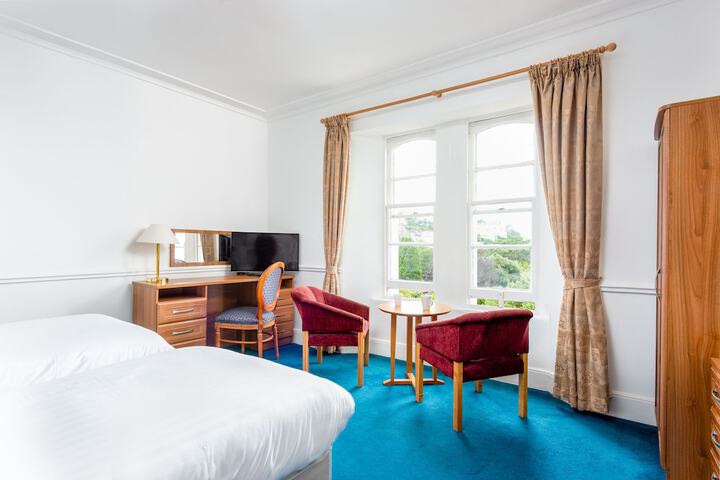 Room 14 of 63