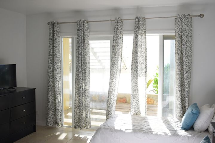 Room 28 of 74