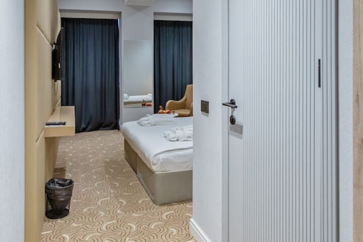Room 47 of 173