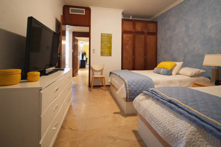 Room 3 of 26