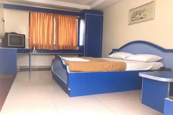 Room 7 of 36