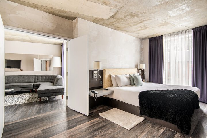 Room 9 of 34