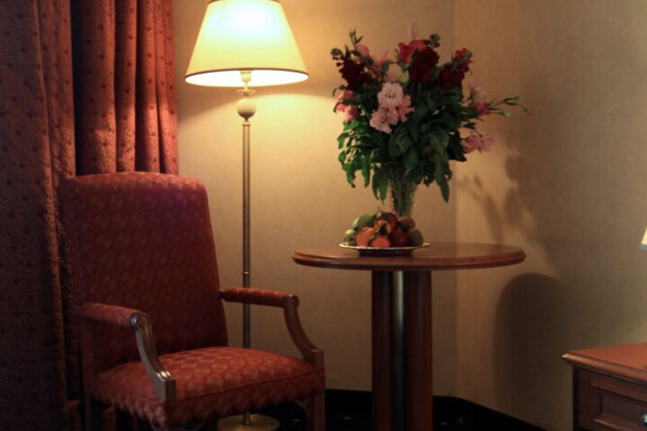 Room 27 of 81