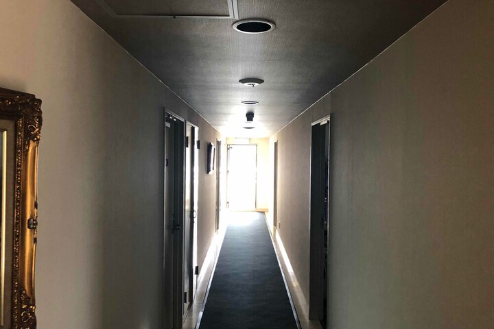 Ballroom/Hall 26 of 27