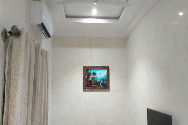 Room 12 of 63