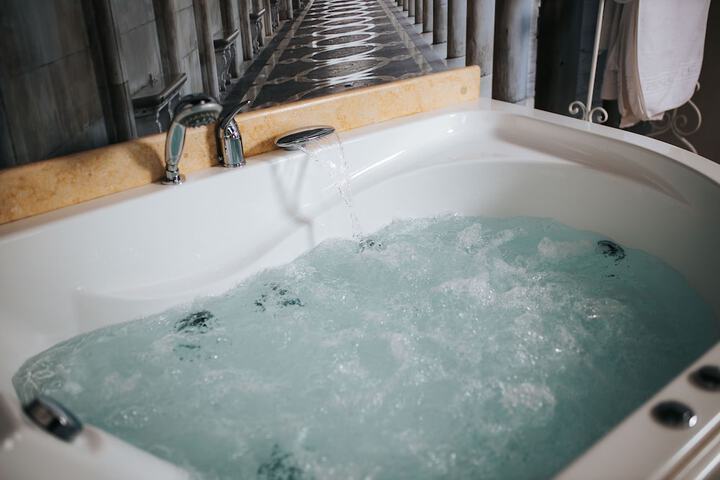 Hot Tub 99 of 136