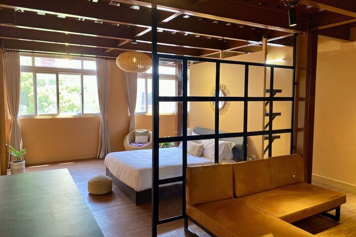 Room 93 of 127