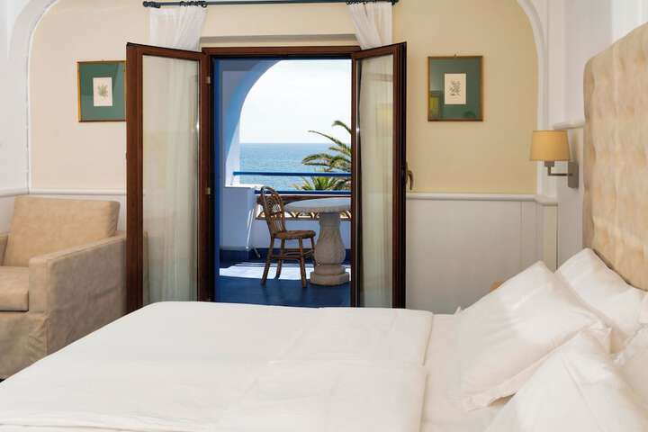 Room 15 of 42
