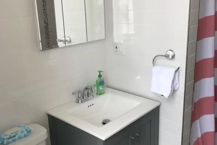 Room 6 of 11