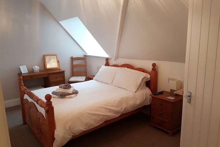 Room 3 of 92