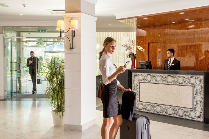 Entrance & Lobby