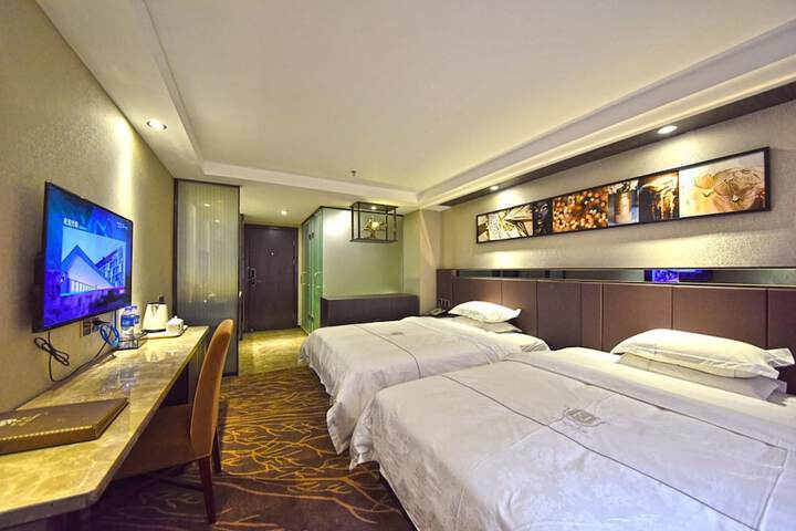Room 8 of 53