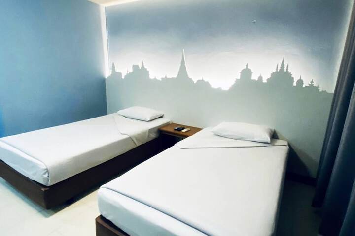 Room 2 of 63