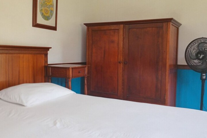 Room 33 of 89