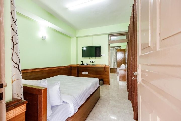 Room 9 of 47