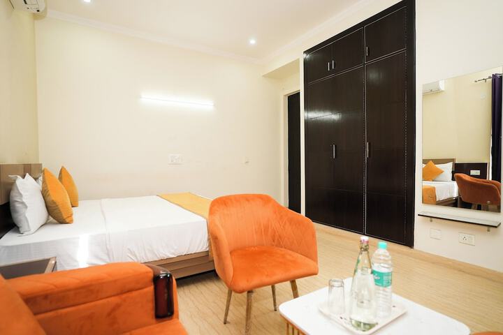 Room 15 of 29