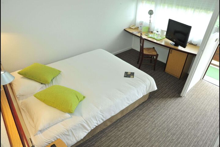 Room 8 of 31