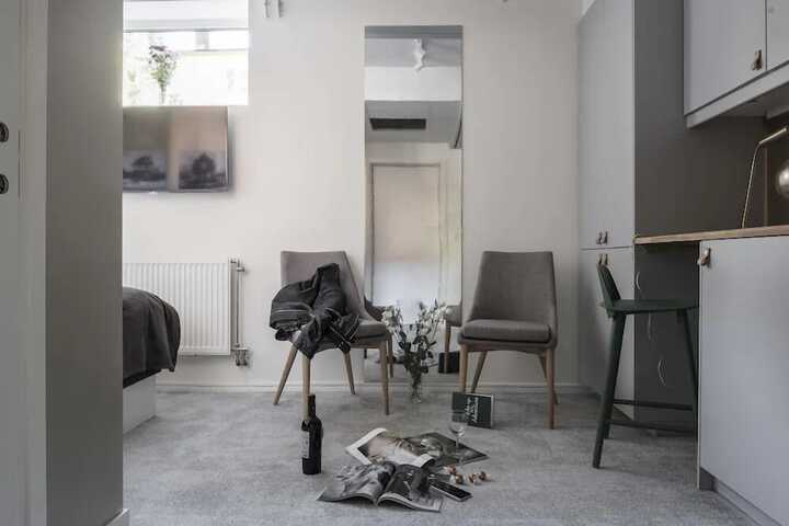 Room 32 of 60