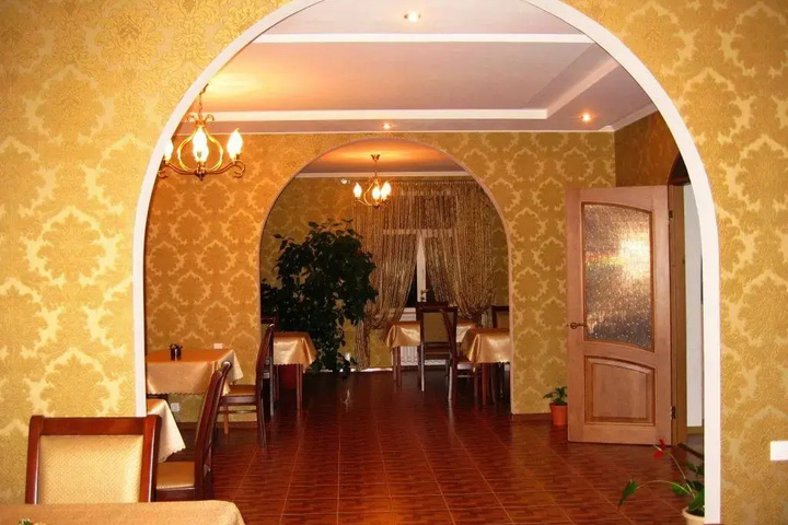 Dining 9 of 9