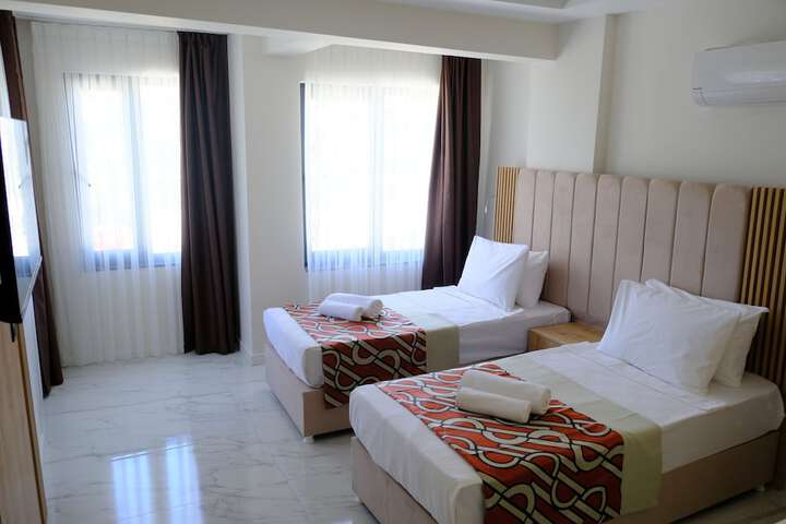 Room 13 of 50