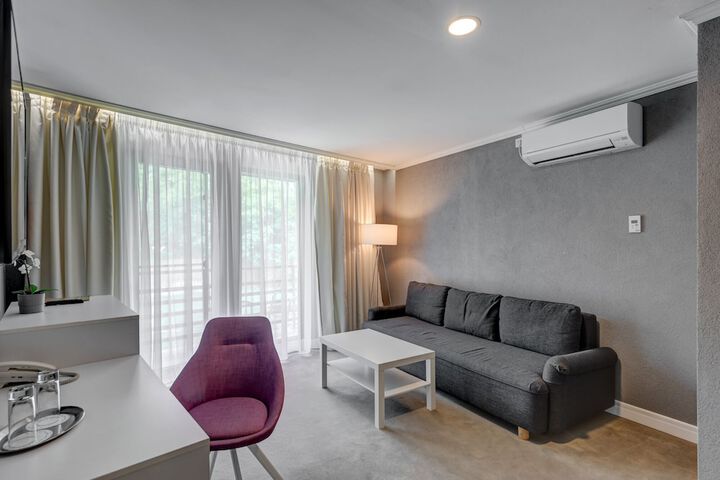 Room 26 of 34