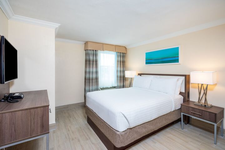 Room 4 of 43