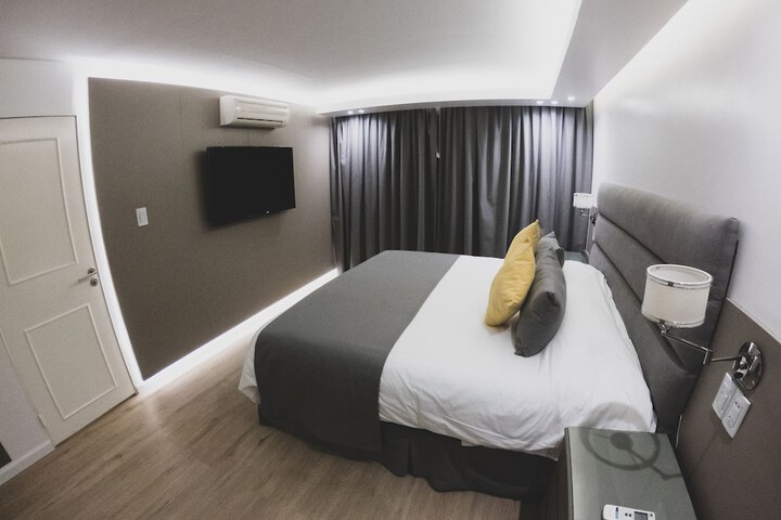 Room 17 of 65