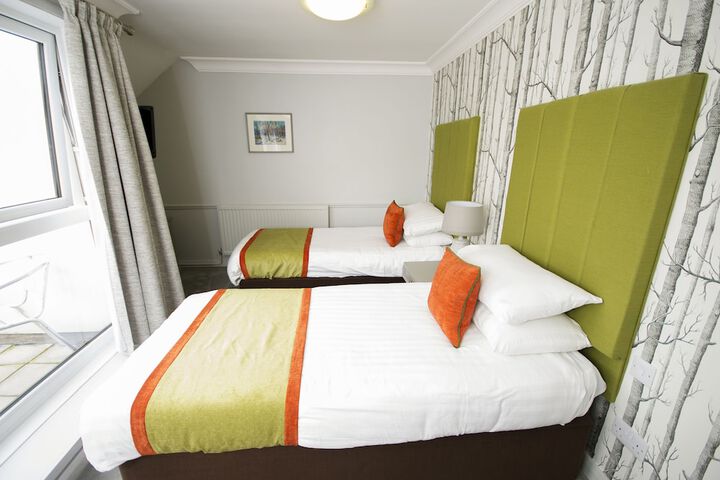 Room 33 of 97