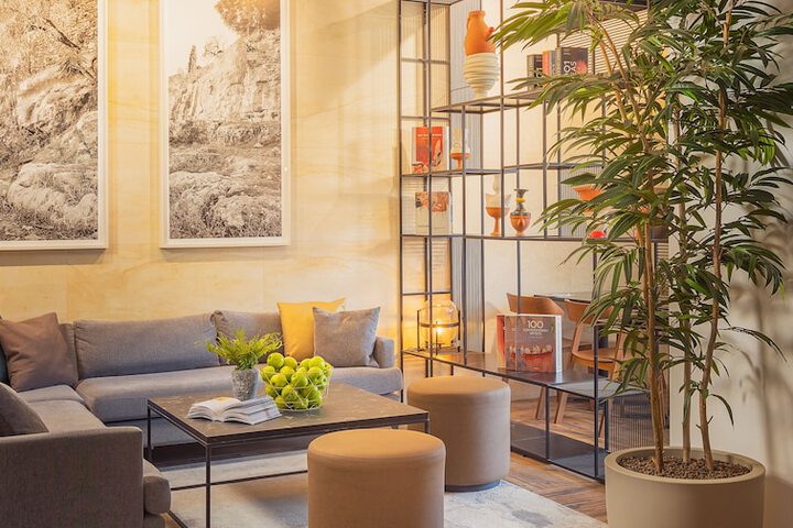 Guest Lobby