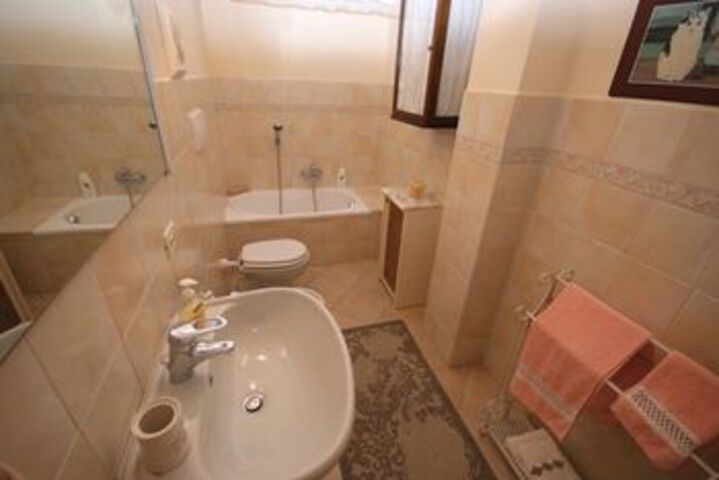 Room 4 of 55