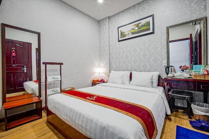 Room 27 of 49